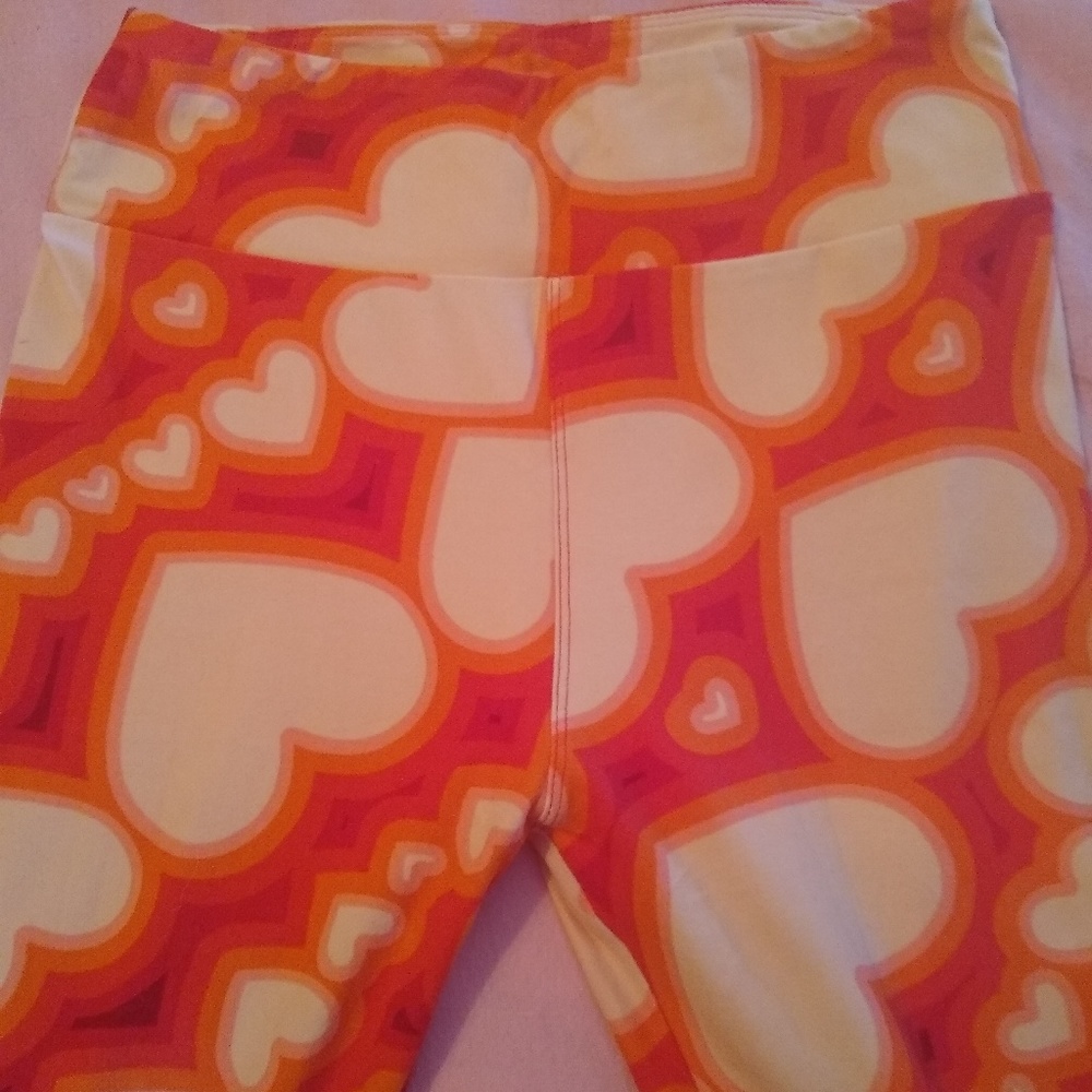Lularoe OS Hearts Leggings